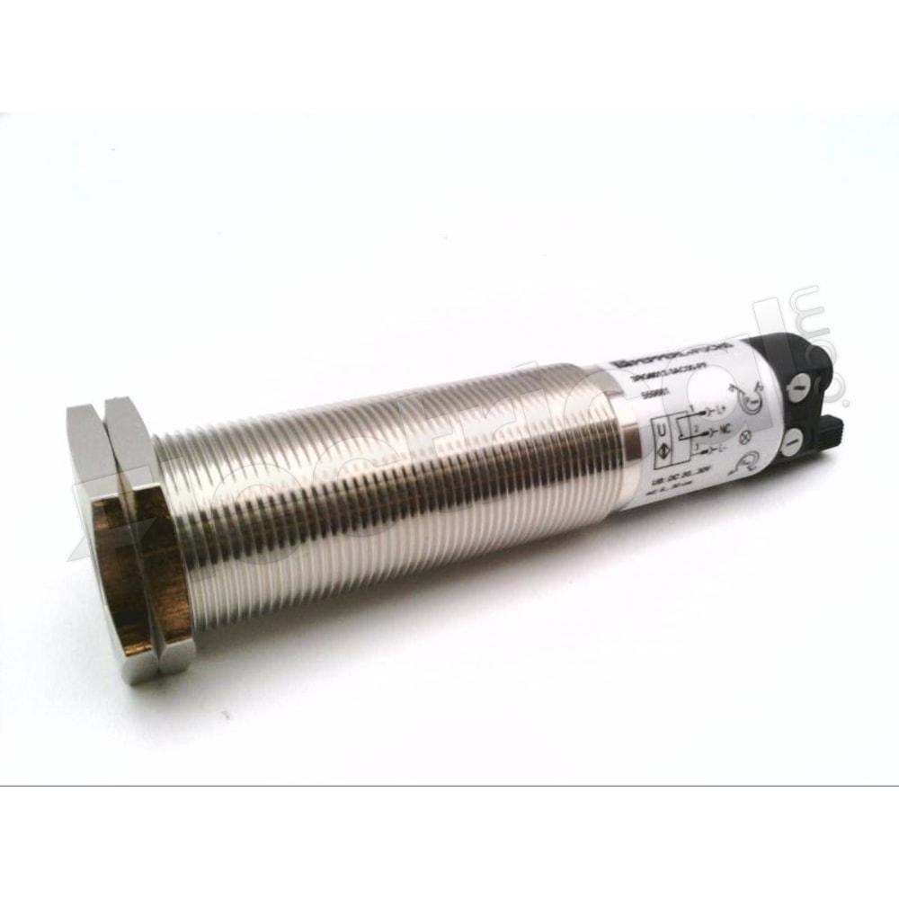 UC500-30GM70-2E2R2-V15